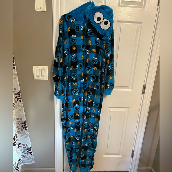 Sesame Street Other - Sesame Street Adult Cookie Monster Onsie Size: Extra Large